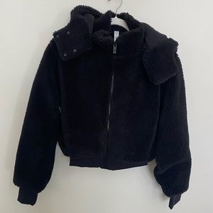 NWOT XS ALO Yoga  Foxy Sherpa Jacket in Black